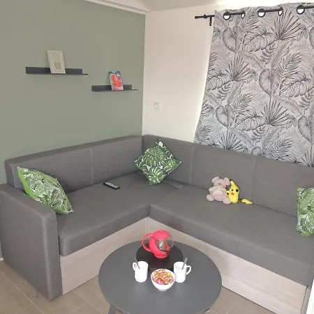 Chez Loulou Et Belette Mh048 Holiday park Litteau